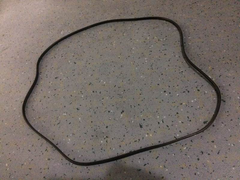 Cylinder head cover pad tight strip