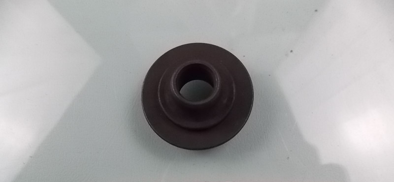 Valve spring seat