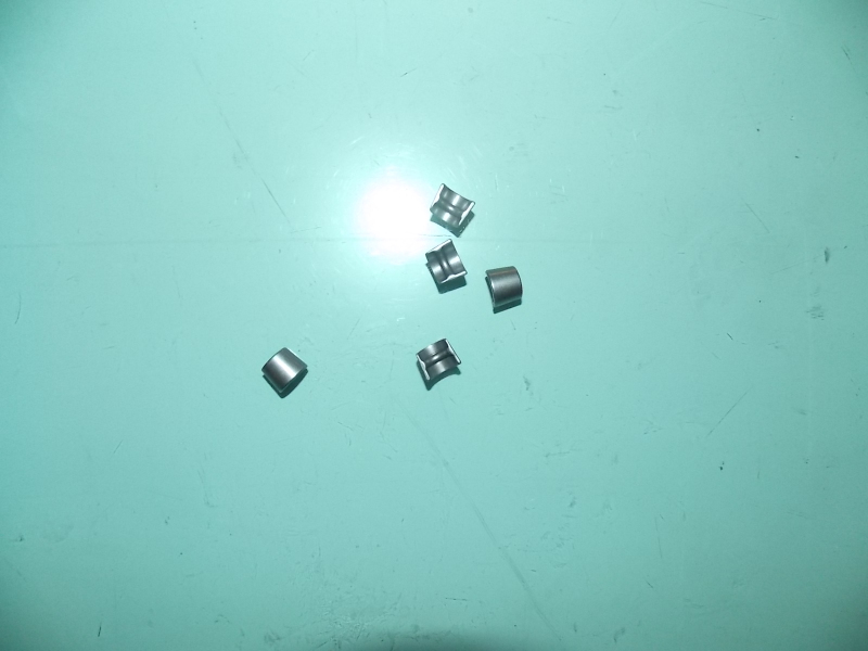 Valve lock clip; 2 pieces included