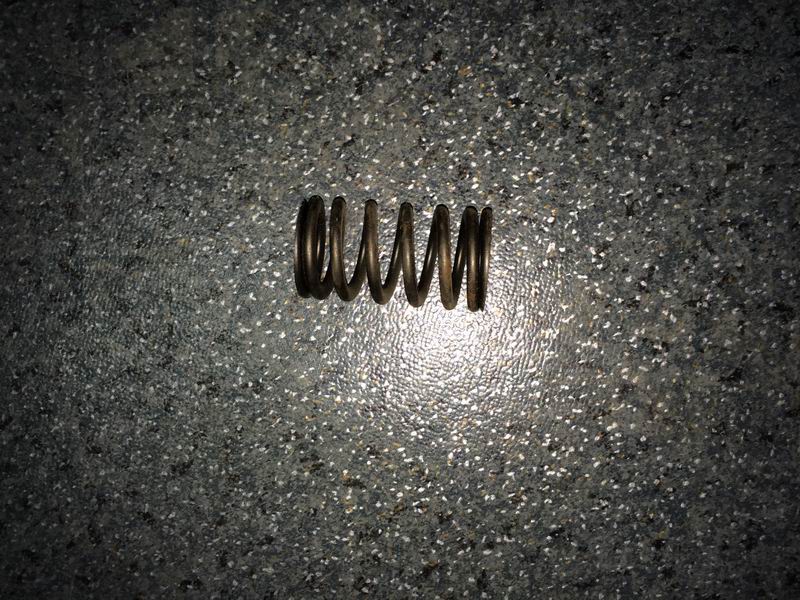 Пружина выпускного клапана