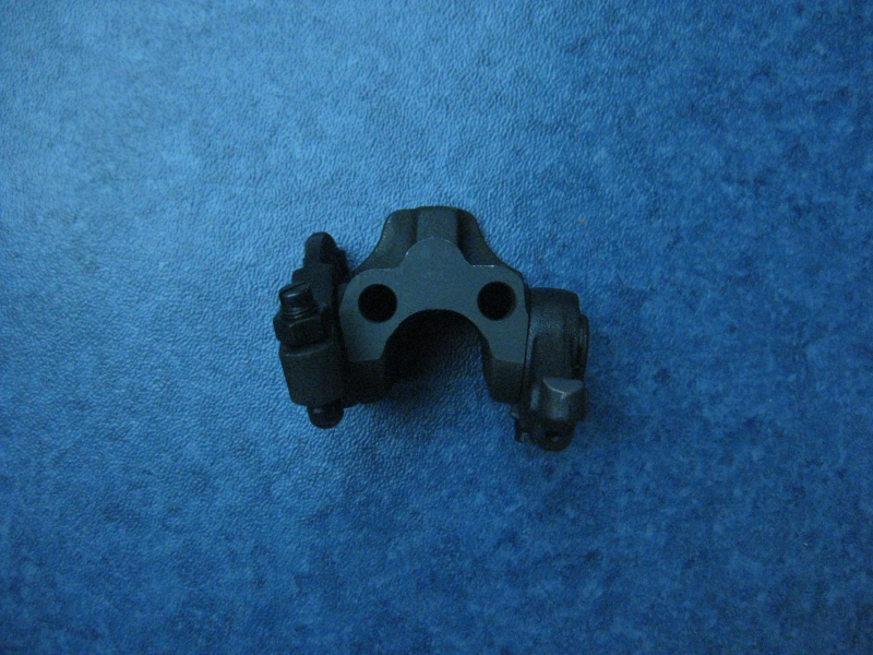 Rocker and rocker arm support (middle)-1