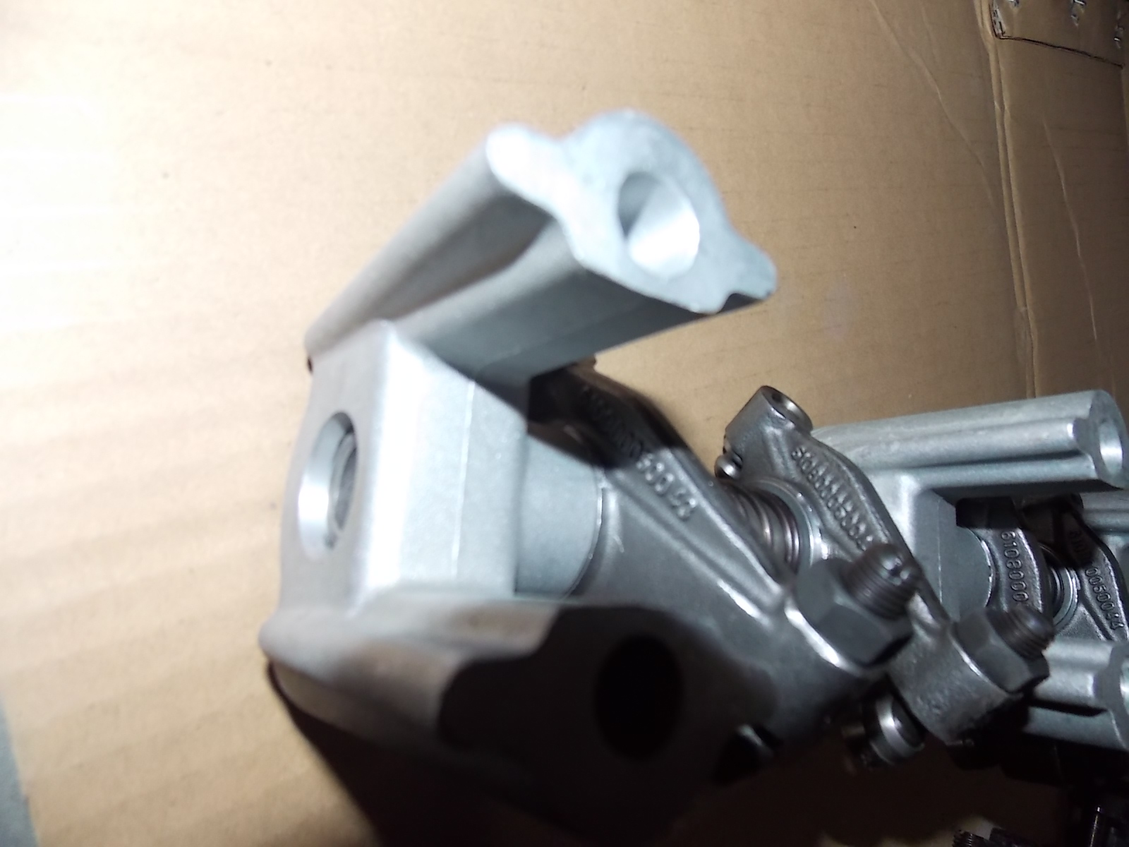 Вал коромысла в сборе; включая сиденье коромысла, коромысло, вал коромысла-2