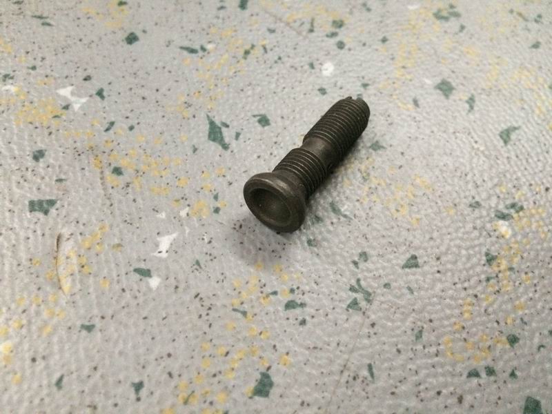 Valve clearance adjustment screw