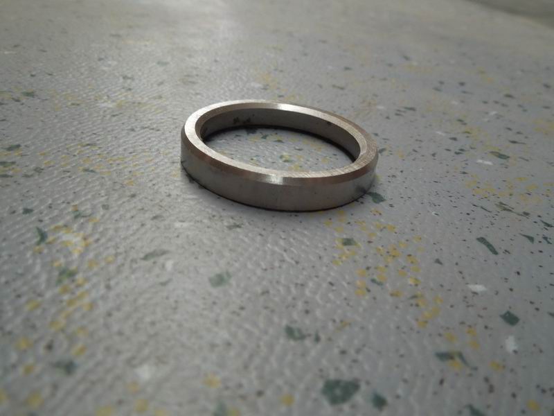 Седло впускного клапана; можно заменить на 1007-00299-1