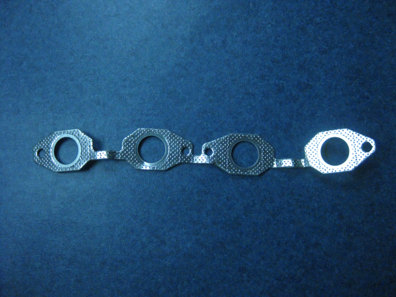 Exhaust pipe pad assembly