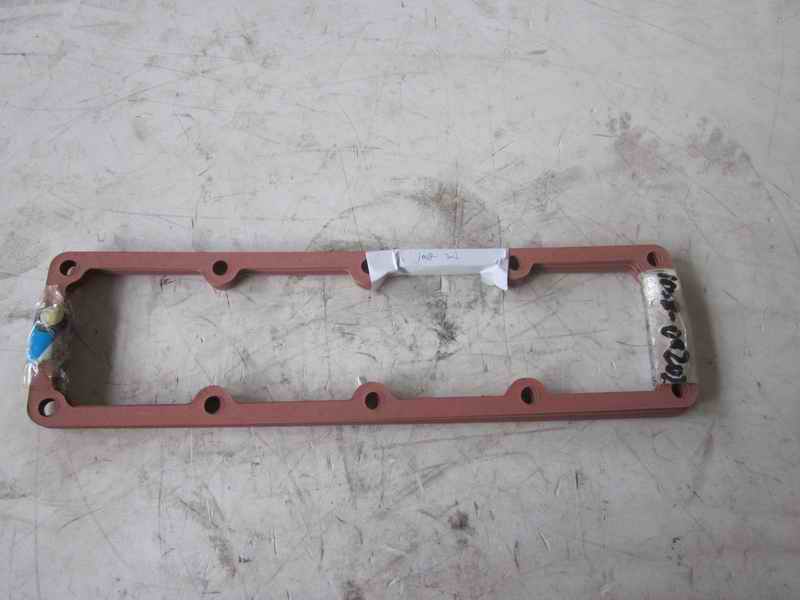 Intake manifold cover pad