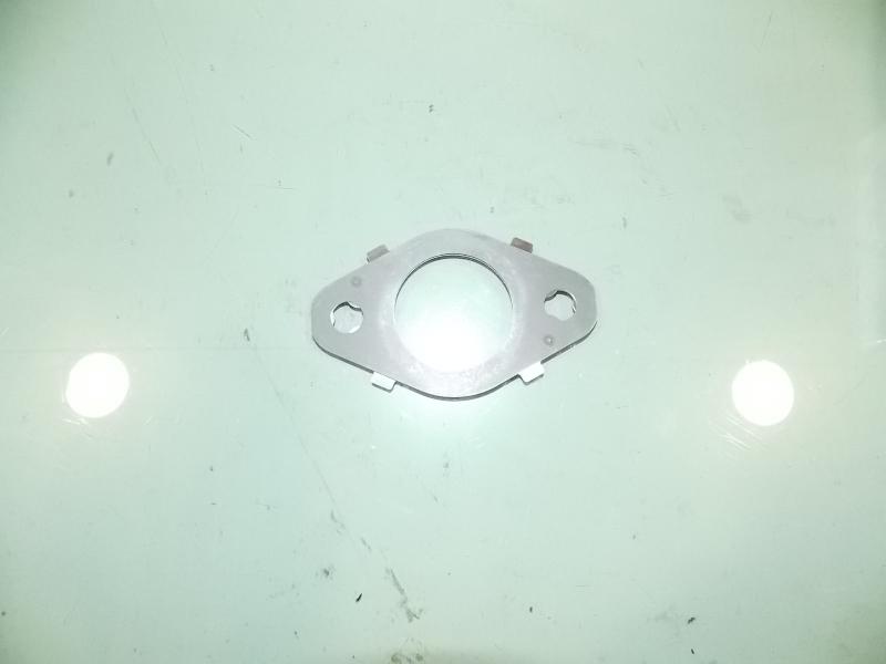 Exhaust manifold pad