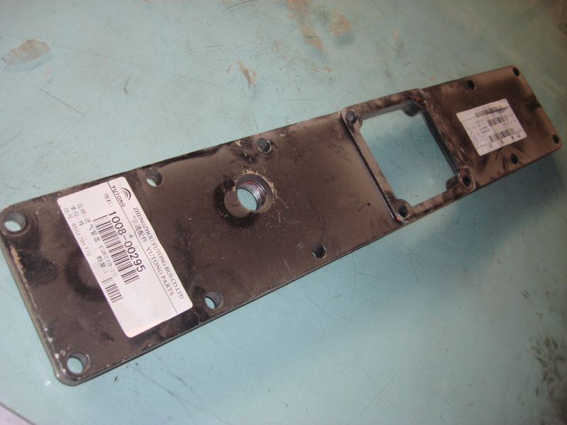 Intake manifold cover; available for 1008-00549 generations