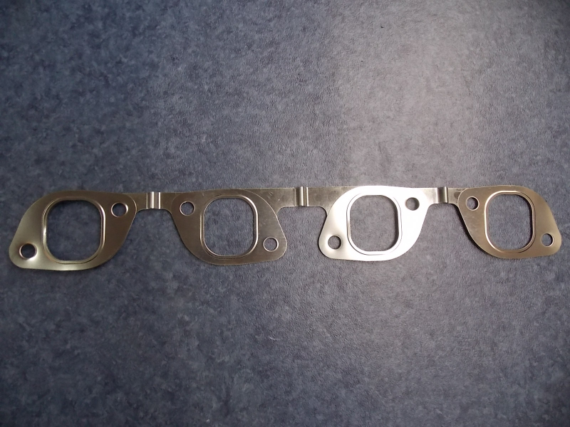 Exhaust manifold pad