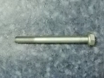 Intake pipe tightening bolts