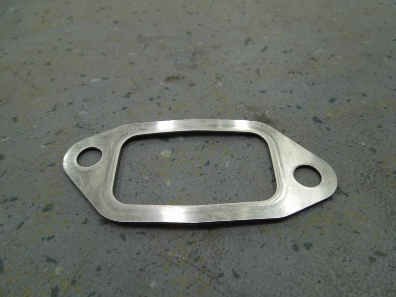 Exhaust manifold pad