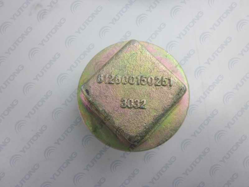 Oil pan magnetic screw plug