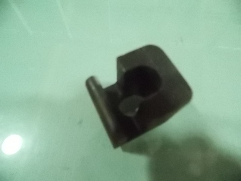 Oil pan briquet; can be replaced by 1009-00974