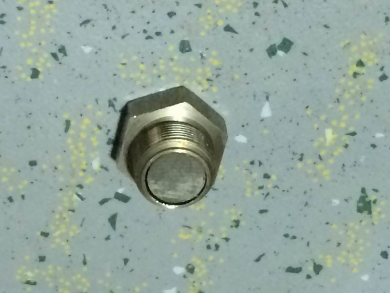 Oil pan oil drain screw plug (1-18 UNS)