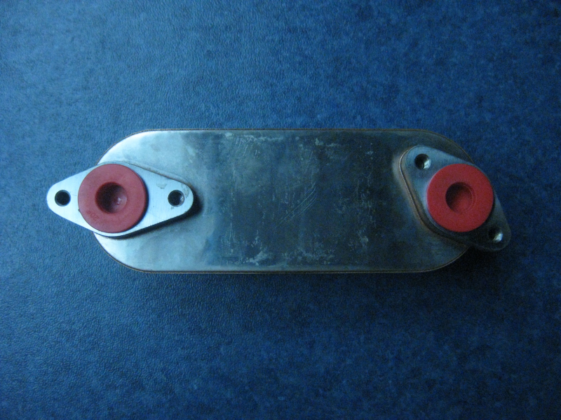 Engine oil cooler core