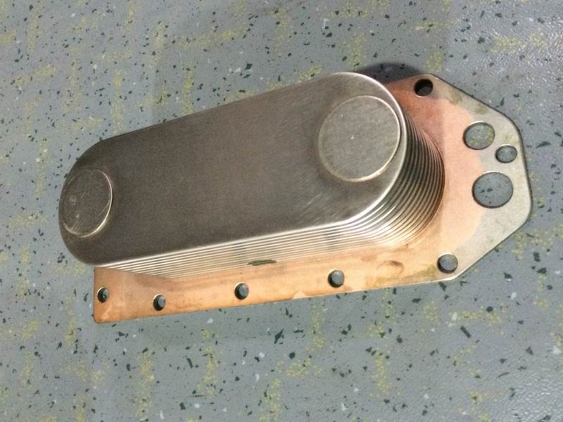 Engine oil cooler core