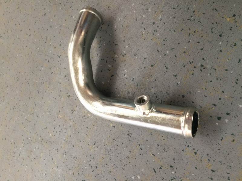 Engine oil cooler water inlet pipe