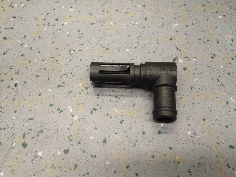 Разъем воздуховода вентиляции картера