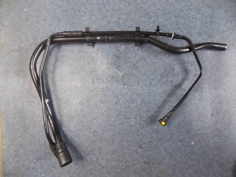 Respirator ventilation return pipe assembly