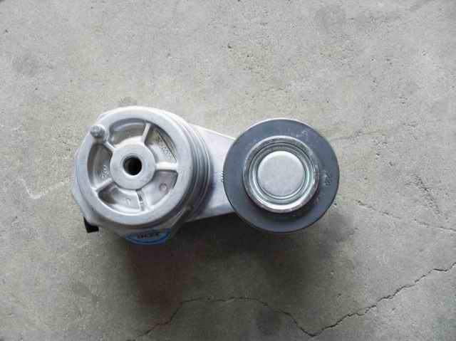 Belt tightening wheel