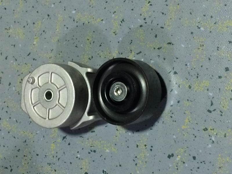 Belt tightening wheel