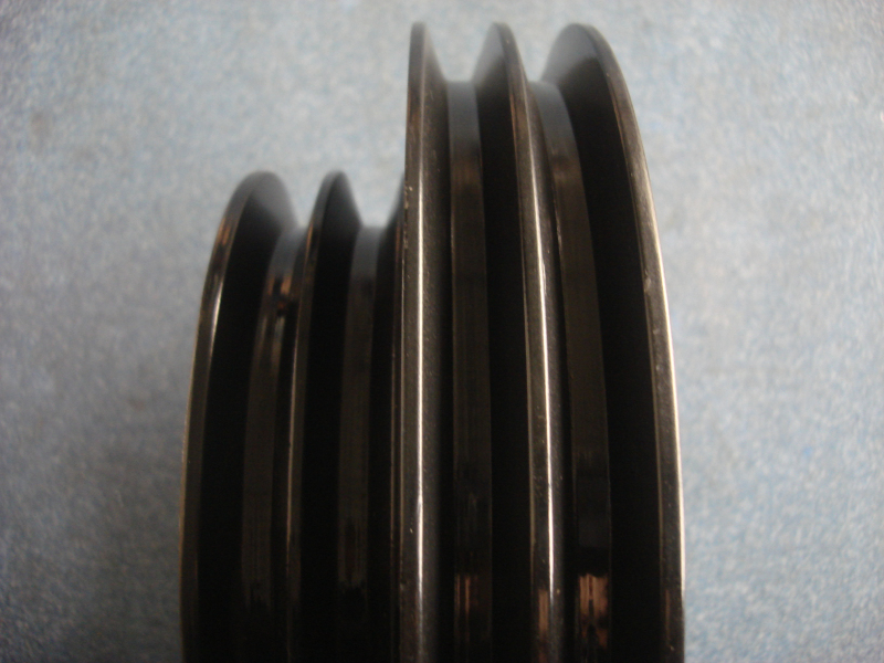 Engine pulleys (YC4G, 4B slot 260 out of 187)