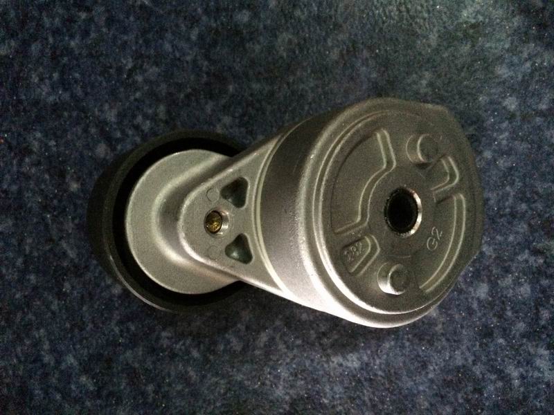 Belt tightening wheel