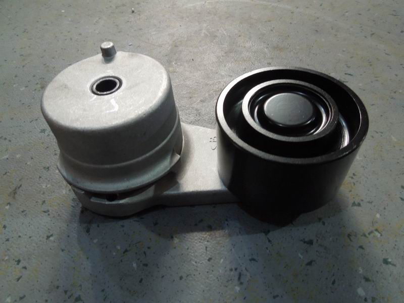 Belt tightening wheel