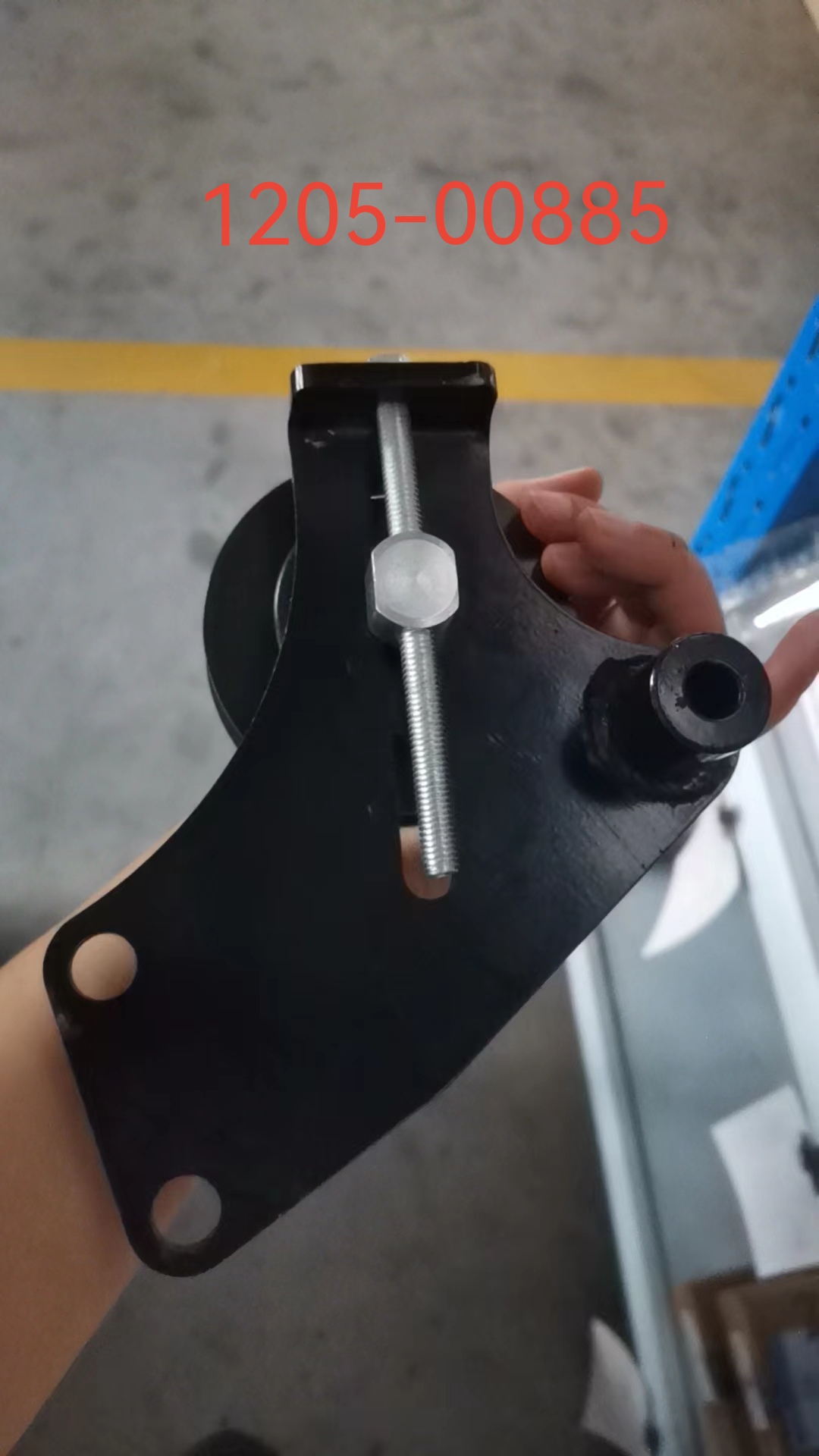 Belt tightening wheel
