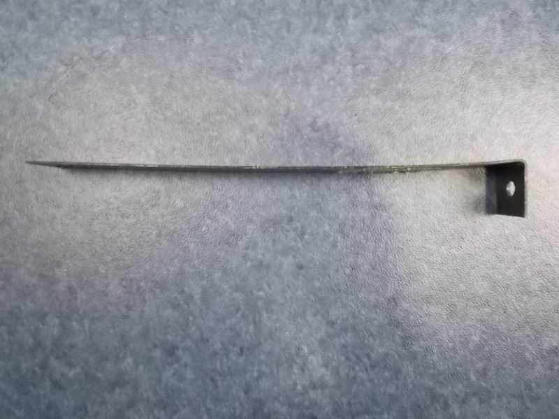 Fuel tank connection pipe bracket-1