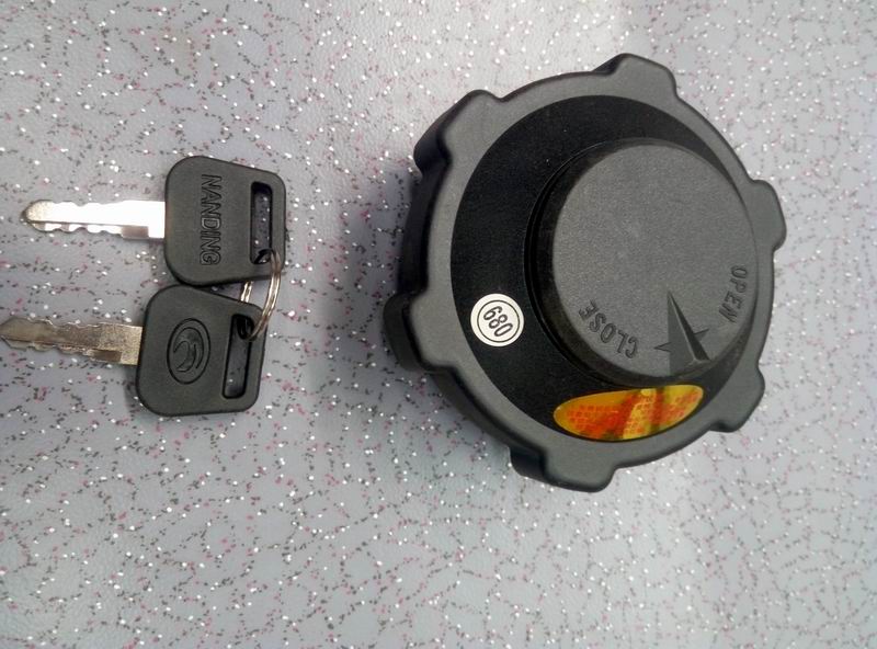 Oil tank cover; threaded M70 with lock-1