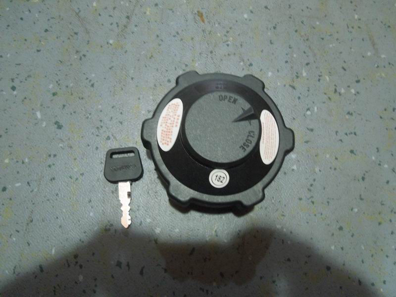 Крышка топливного бака, М 76 , с замком, двойная крышка