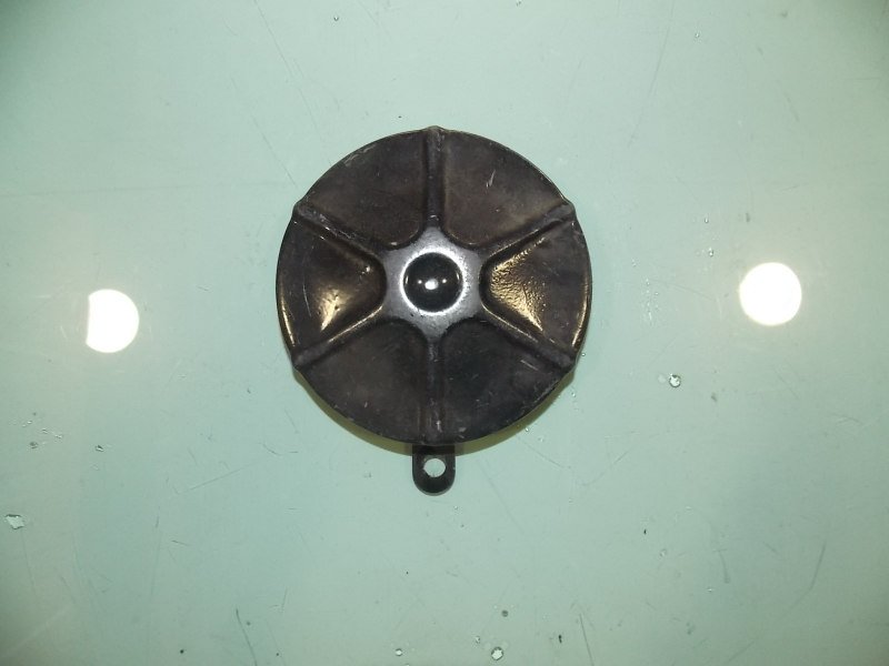 D Крышка топливного бака-1