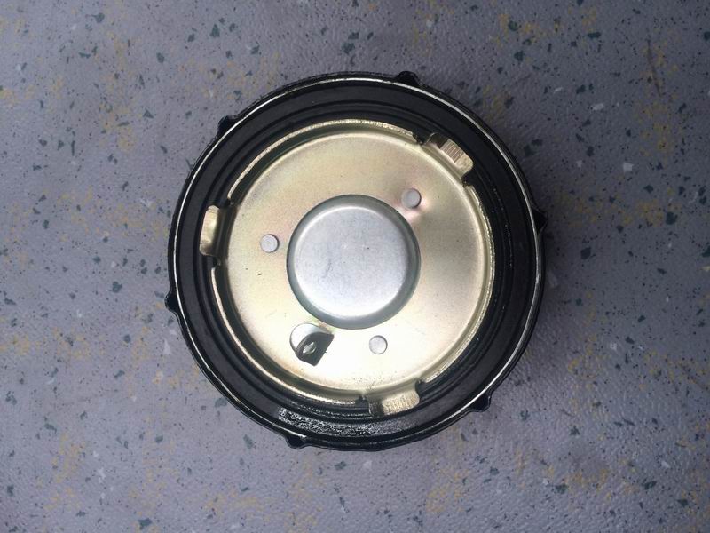 Крышка топливного бака; удалил так же, как 1103-00008