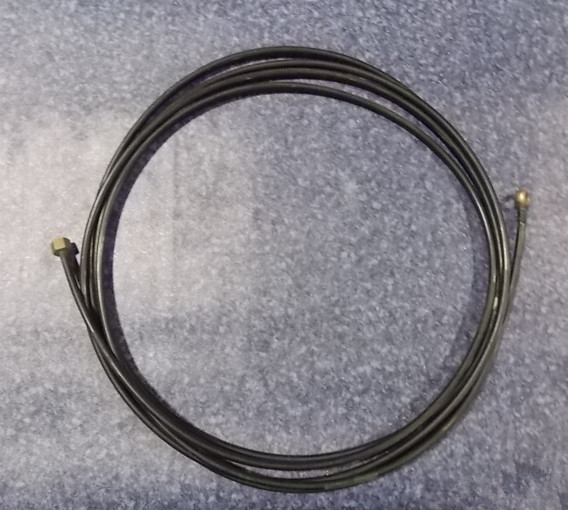 D Oil outlet pipe assembly