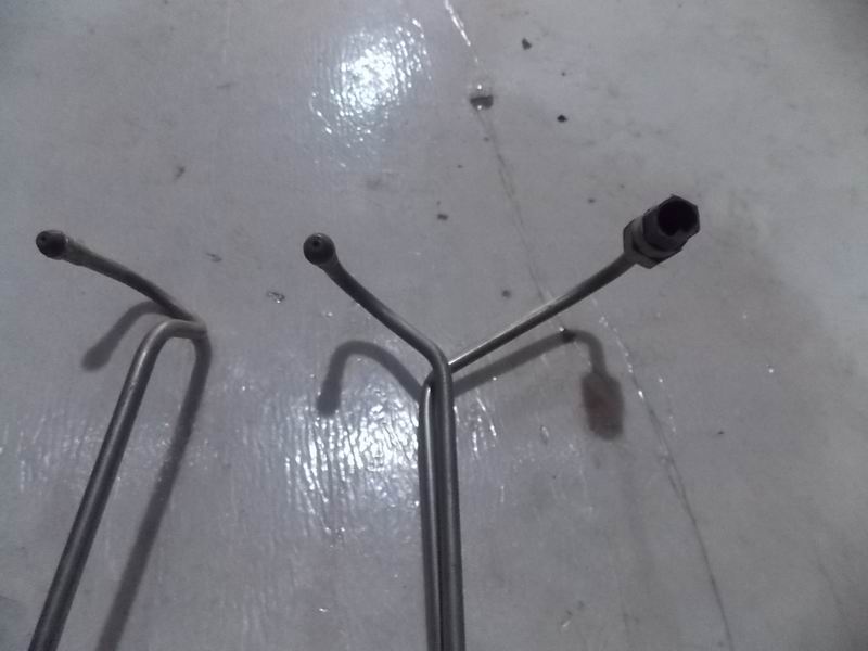 High pressure oil pipe; single cylinder-1