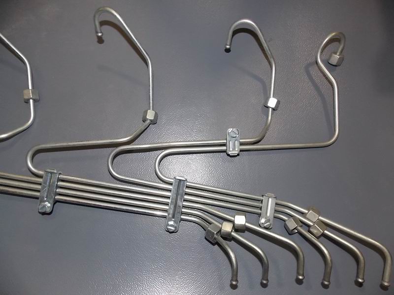 High pressure oil pipe