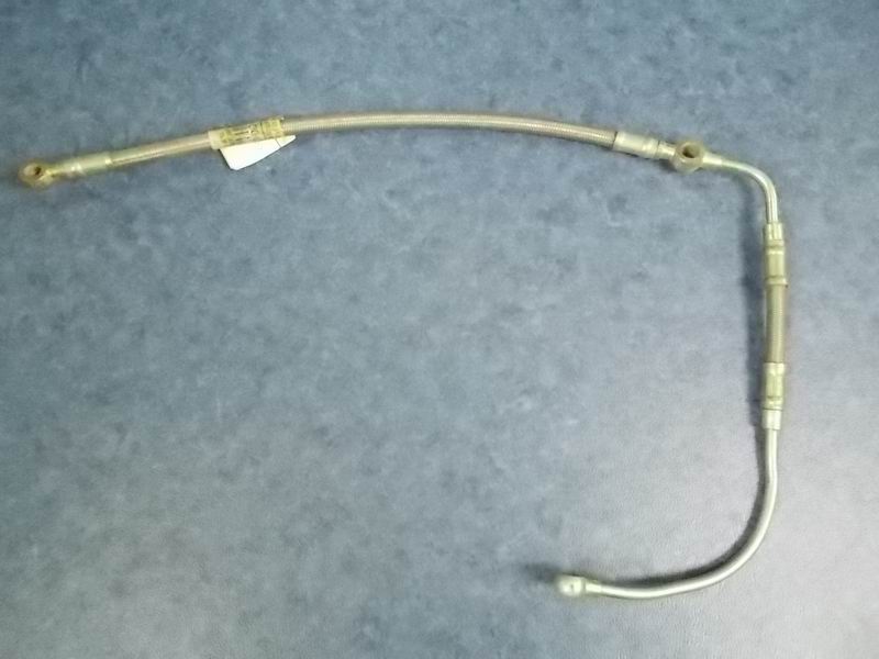 Engine oil inlet pipe-fuel injection pump