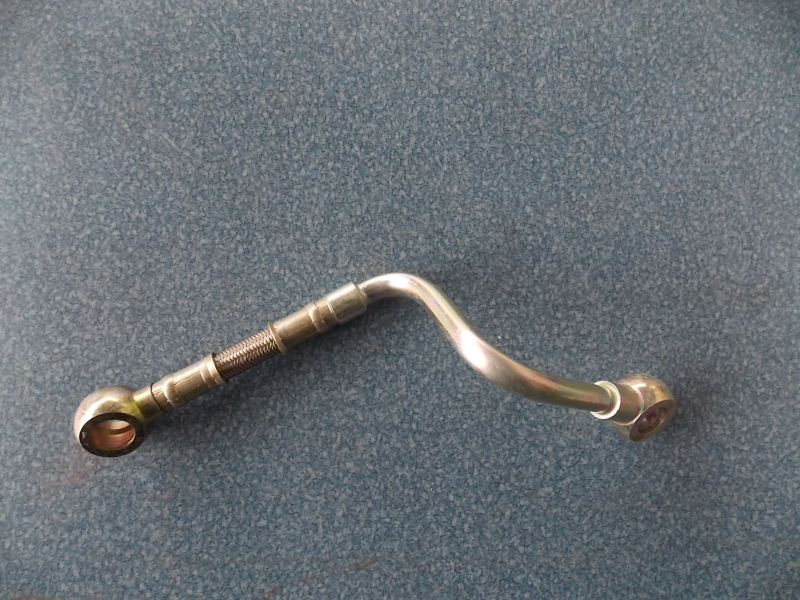 Engine oil return pipe-fuel pump