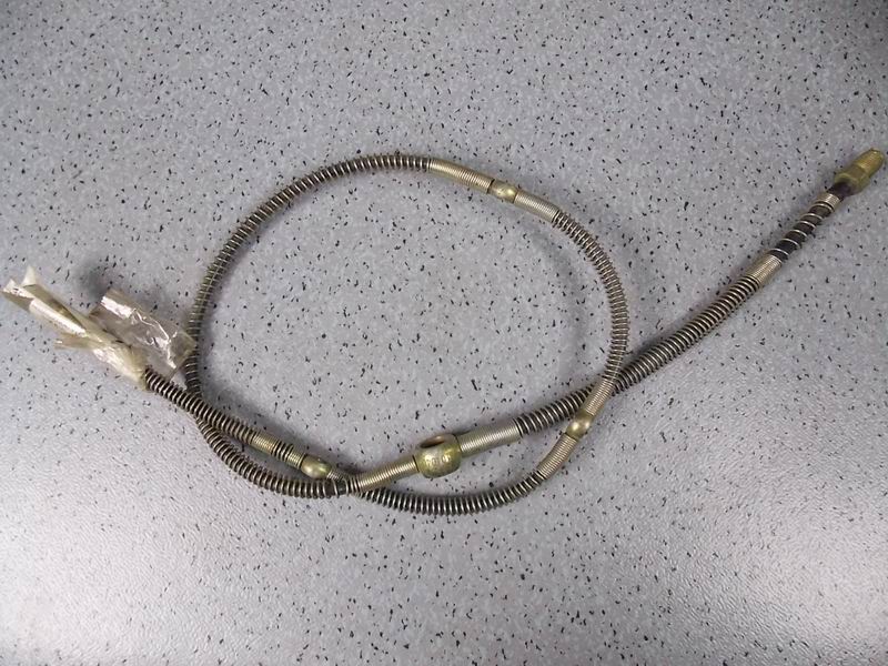 Fuel injector return pipe