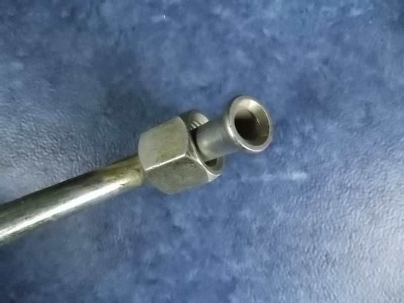 Fuel oil pipeline; diesel filter to fuel injection pump