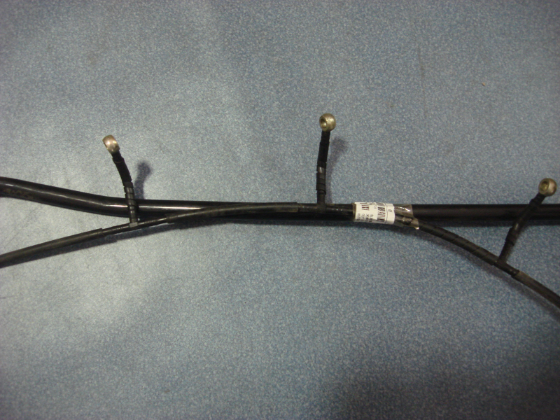 Fuel injector return pipe-1