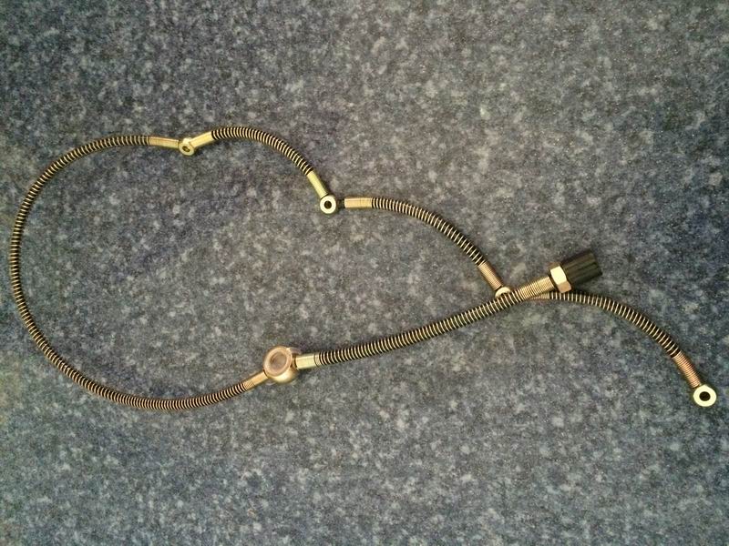 Injector diesel return pipe