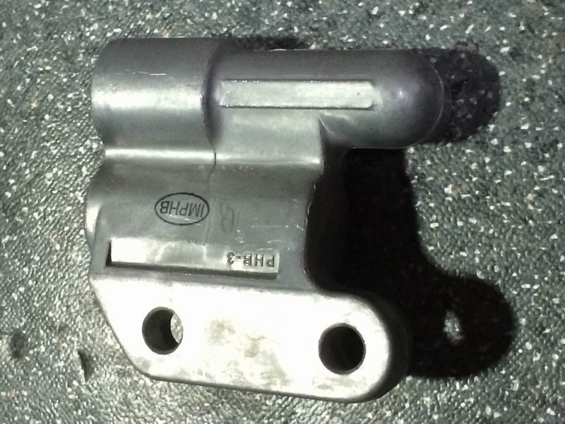 Fuel pump pipeline connector-1