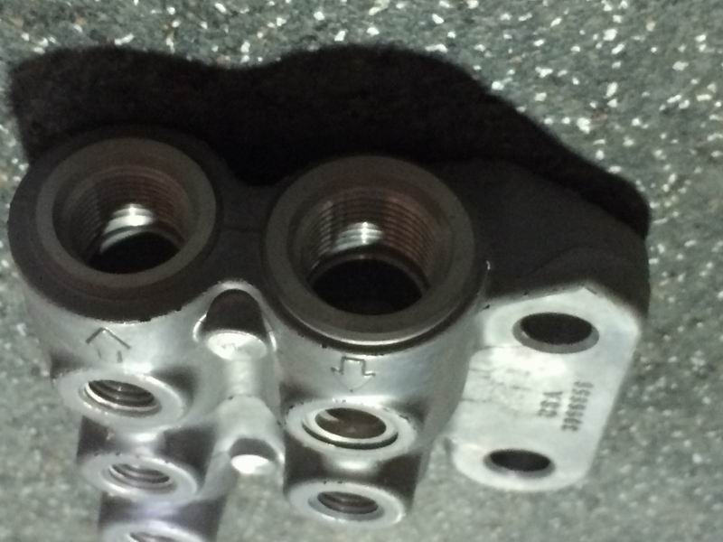 Fuel pump pipeline connector-2