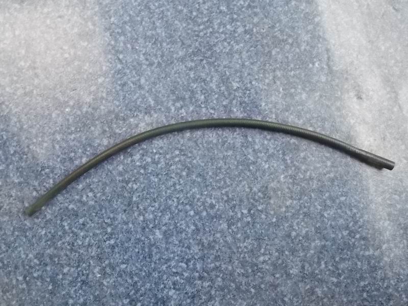 Rear oil inlet hose