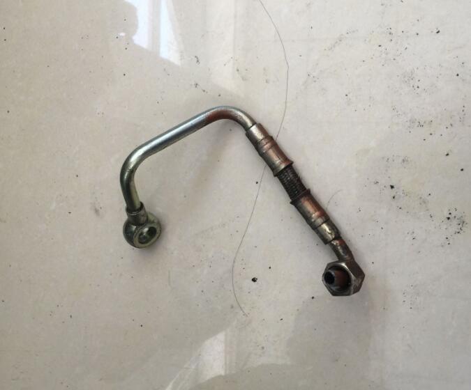 Маслопровод; масляный насос к дизельному фильтру