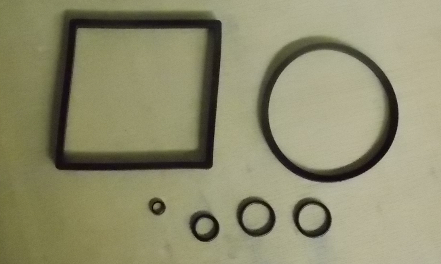 Sealing ring - oil and water separator