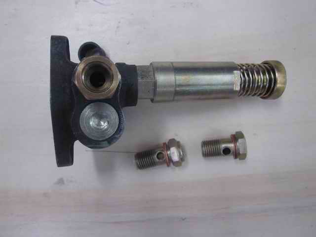 Вспомогательный масляный насос в сборе; удалил так же, как и 1106-00058