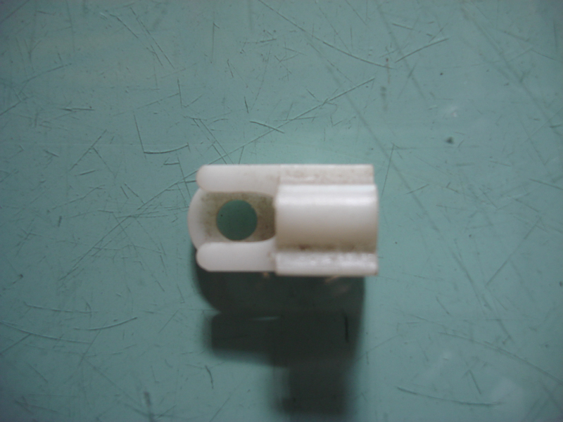 D throttle push rod clip